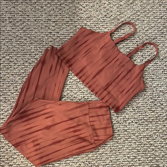 Nike One Dri-Fit Pink Tie-Dye Activewear Set - Picture 1 of 3